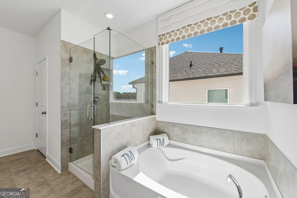 465 Kennington Walk Property Photo 4