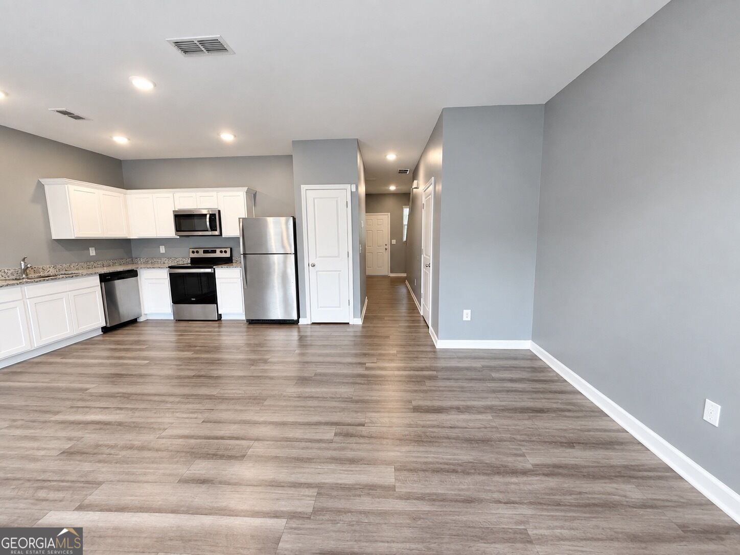 152 Swindon Drive Property Photo 4