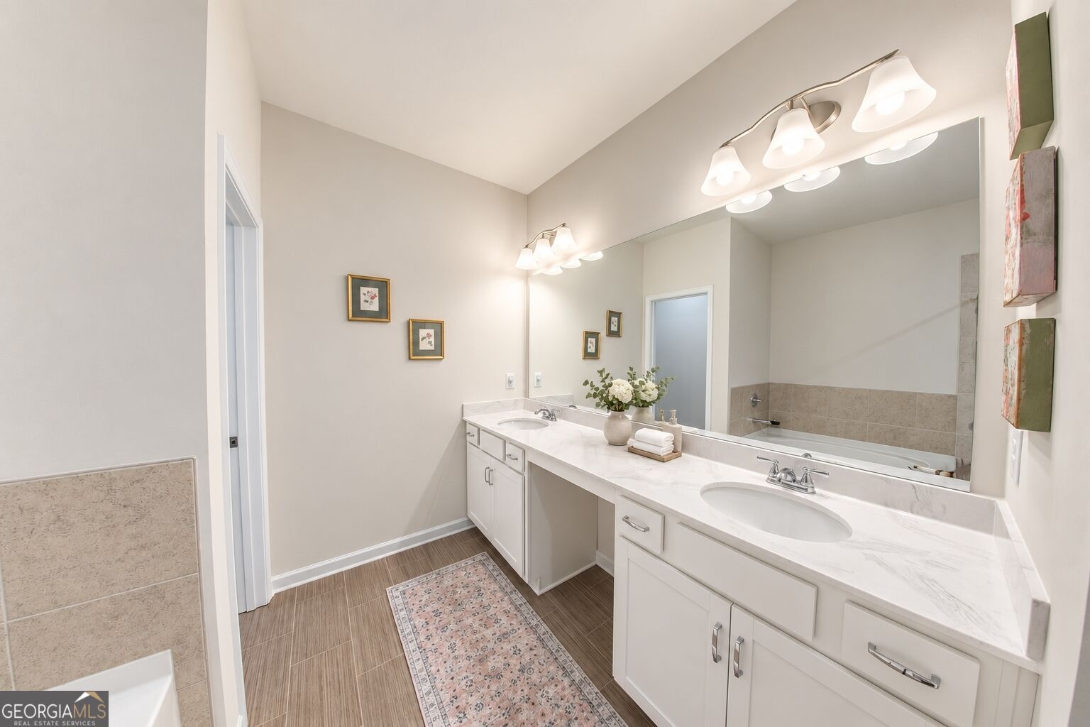 1074 Chastain Drive Property Photo 10