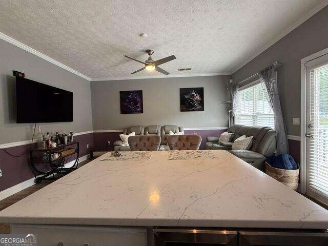 1011 Redbud Street Property Photo 4