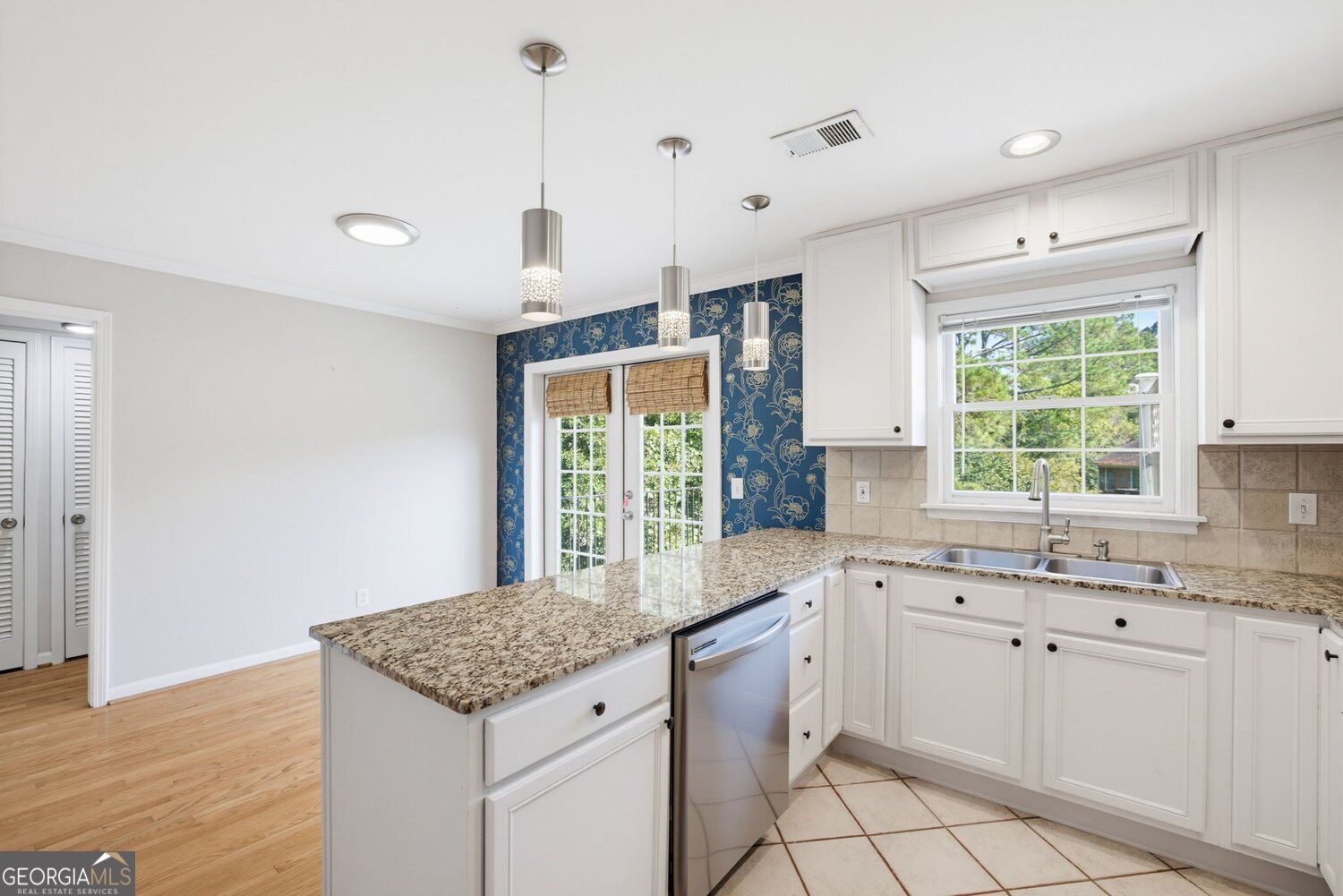 1101 Nw Collier Road Nw # T5 Property Photo 5