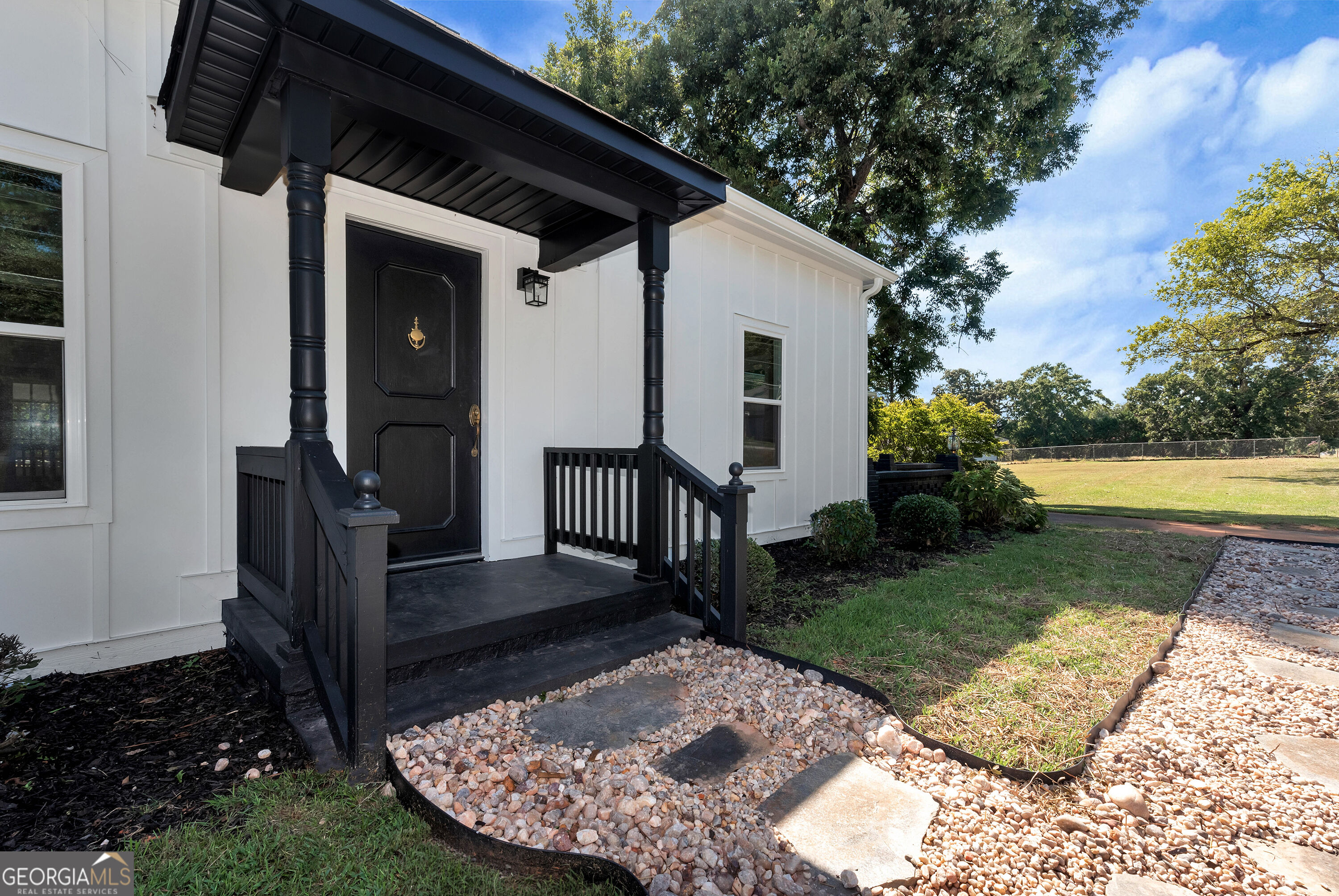 276 Highway 72 E Property Photo 2