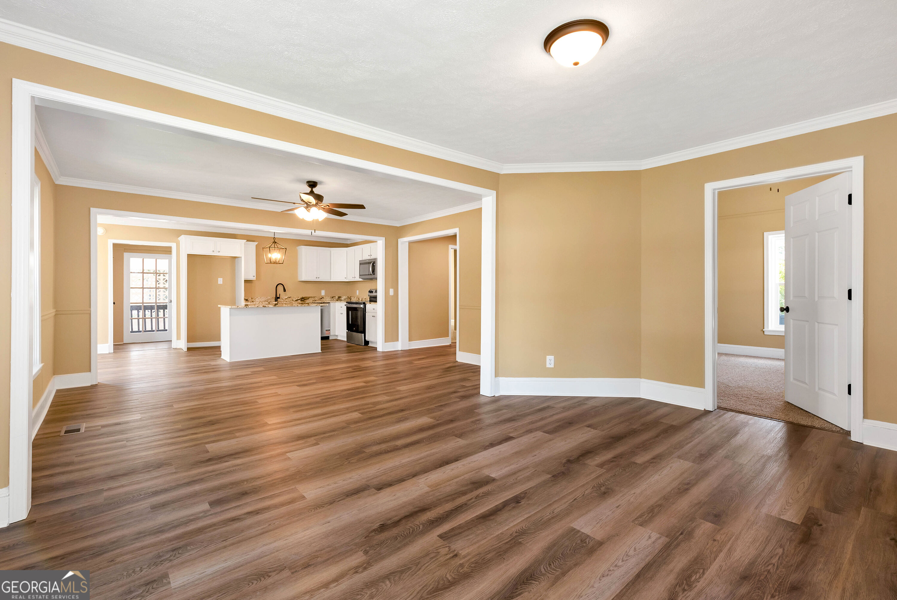 276 Highway 72 E Property Photo 5