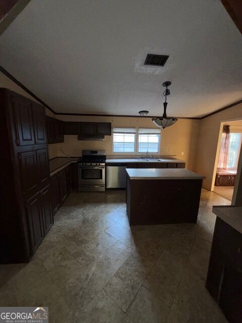 105 Felton Drive Property Photo 8