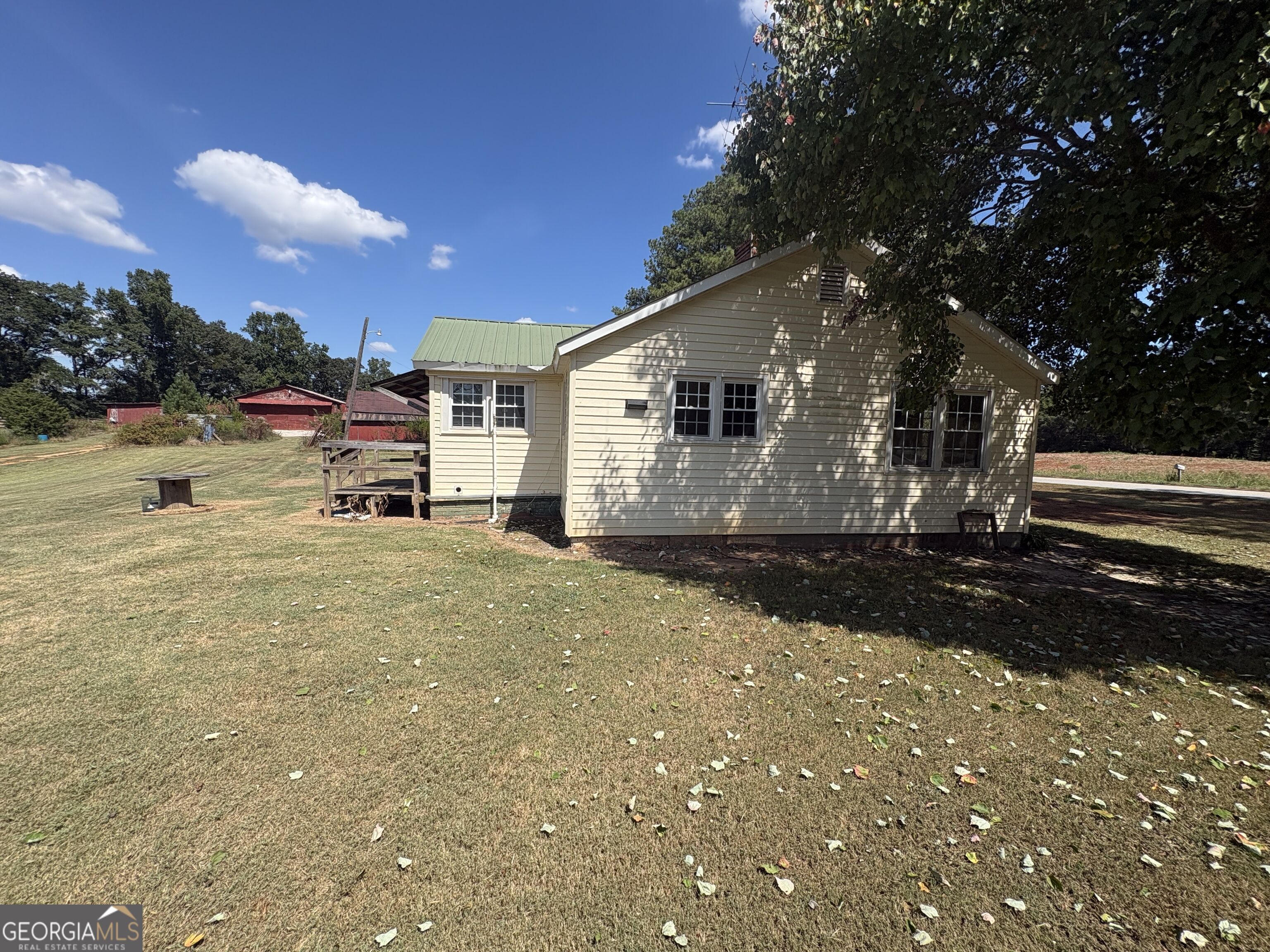 962 Bakers Bridge Road Property Photo 4