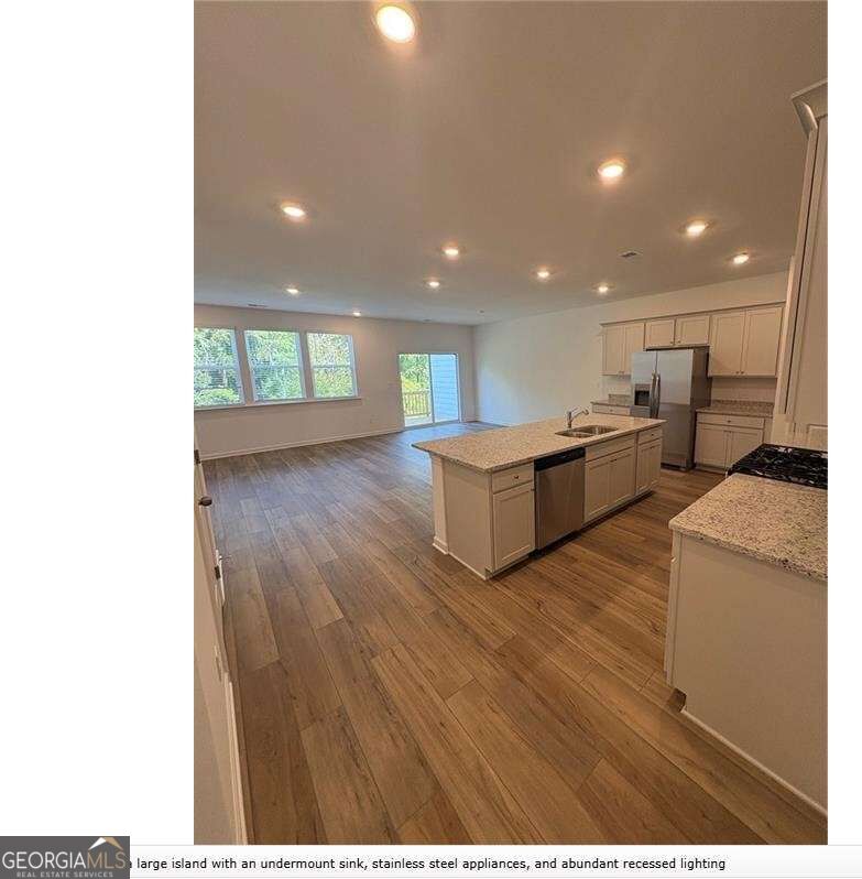 2562 States Avenue # 24 Property Photo 2
