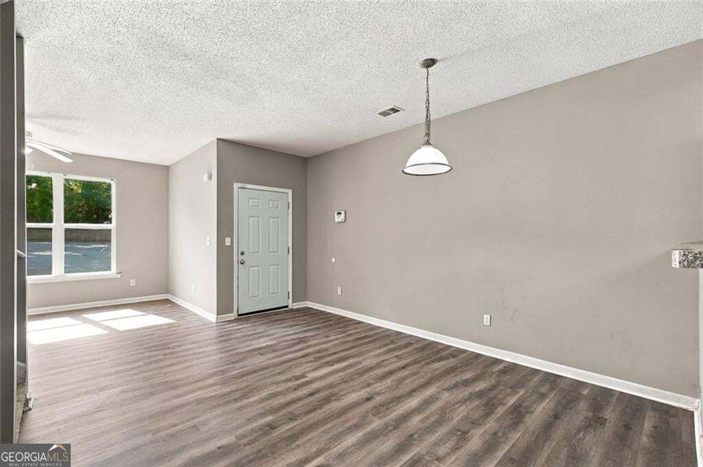 2282 Coach Way Property Photo 5