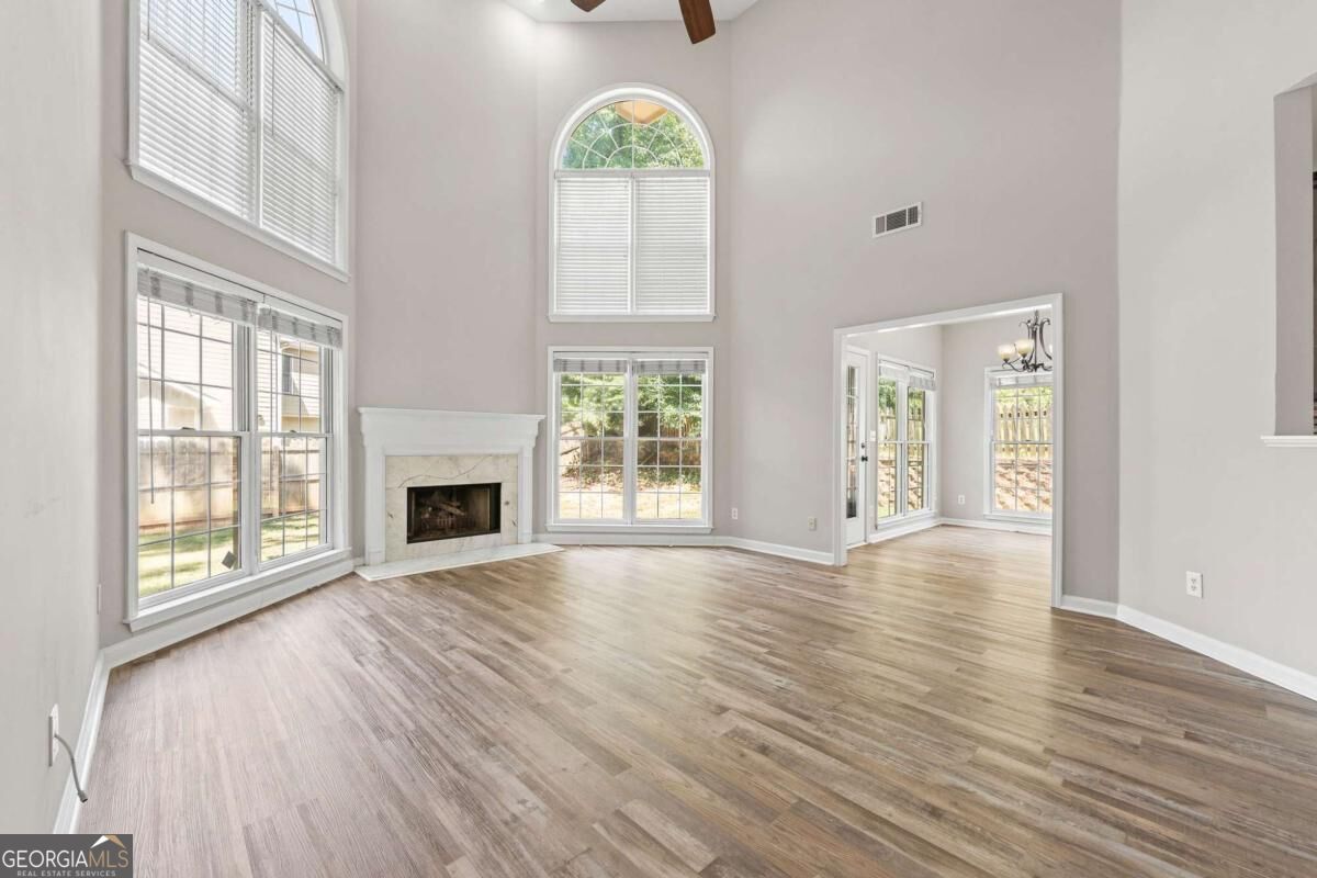 2878 Calhoun Square Property Photo 8