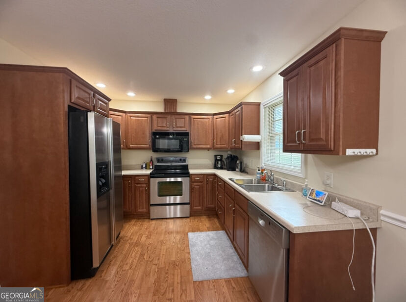 70 Golden Oaks Drive Property Photo 3