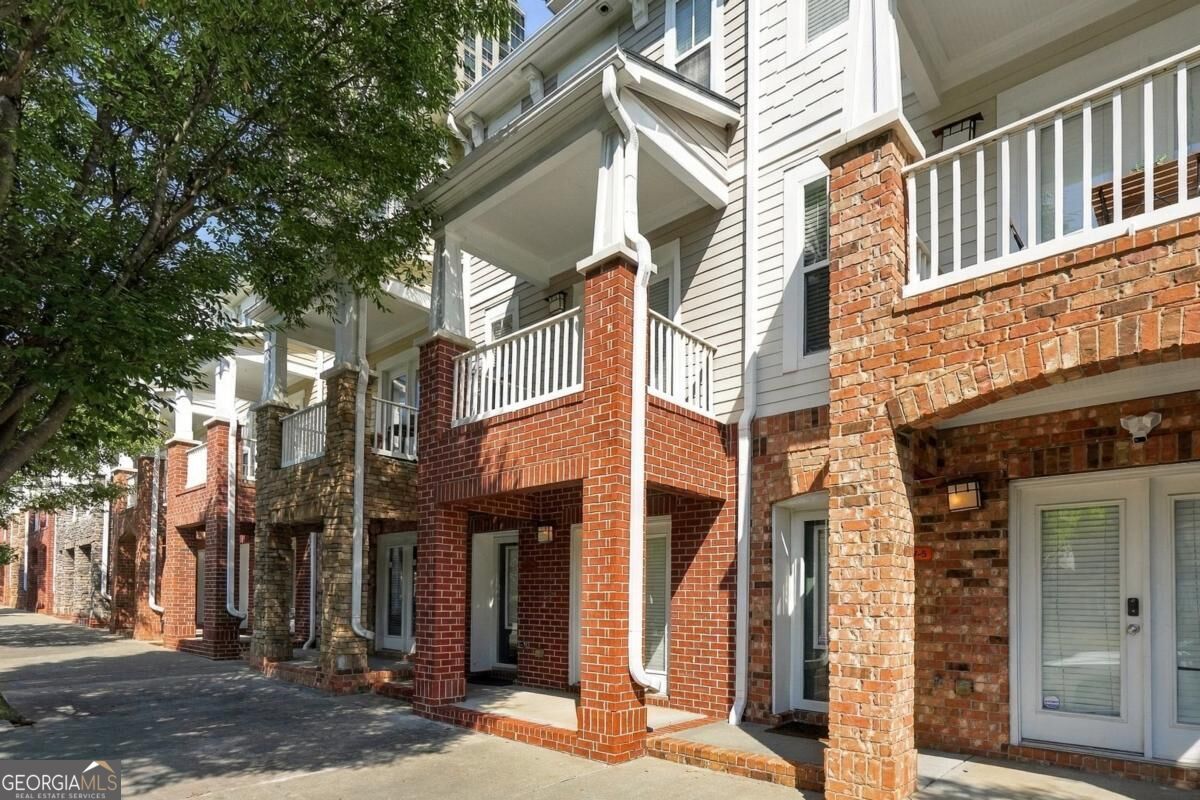 217 16th Street Nw # 6 Property Photo 1