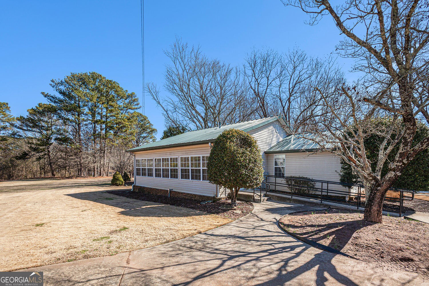 183 Scott Road Property Photo 3