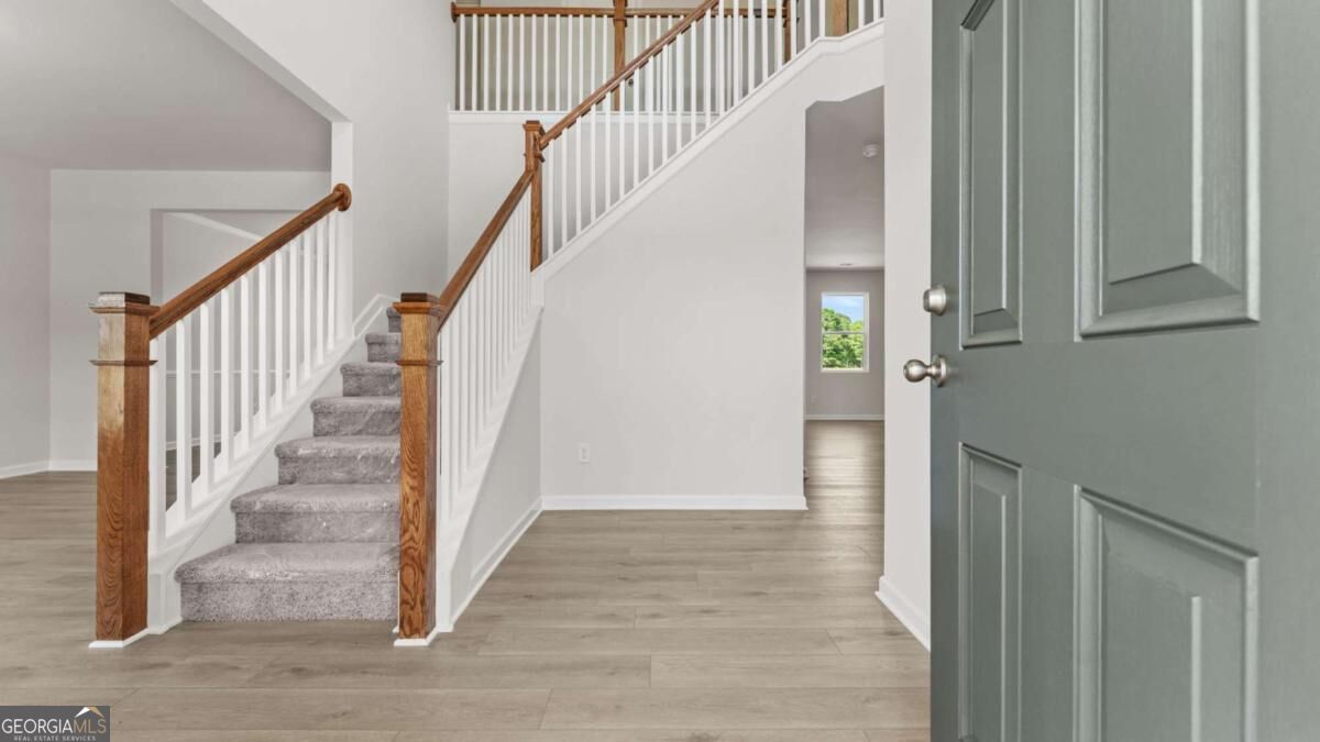 305 Bloomfield Circle Property Photo 3