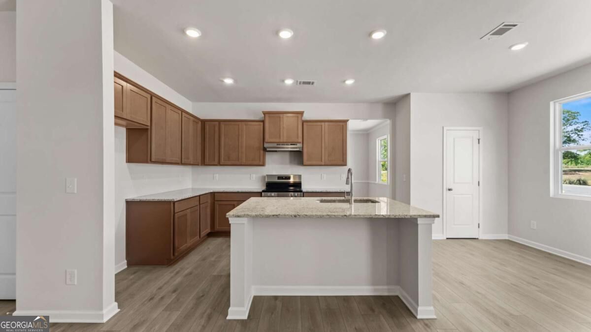 305 Bloomfield Circle Property Photo 4