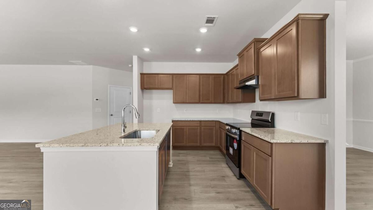 305 Bloomfield Circle Property Photo 5