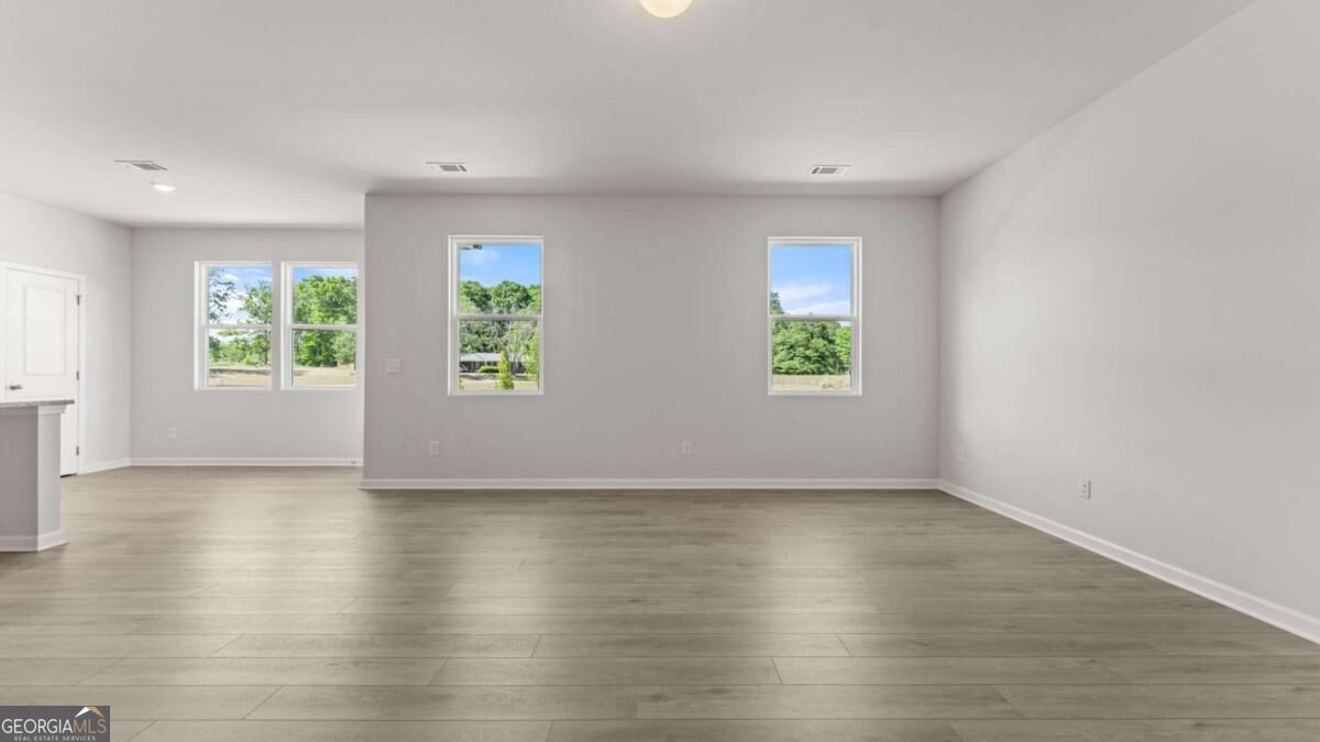 305 Bloomfield Circle Property Photo 8