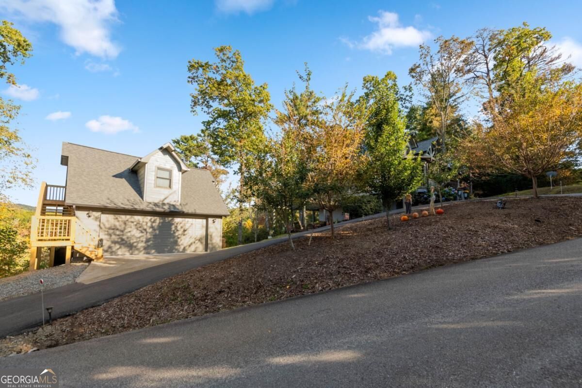 709 Laurel Creek Trail Property Photo 3