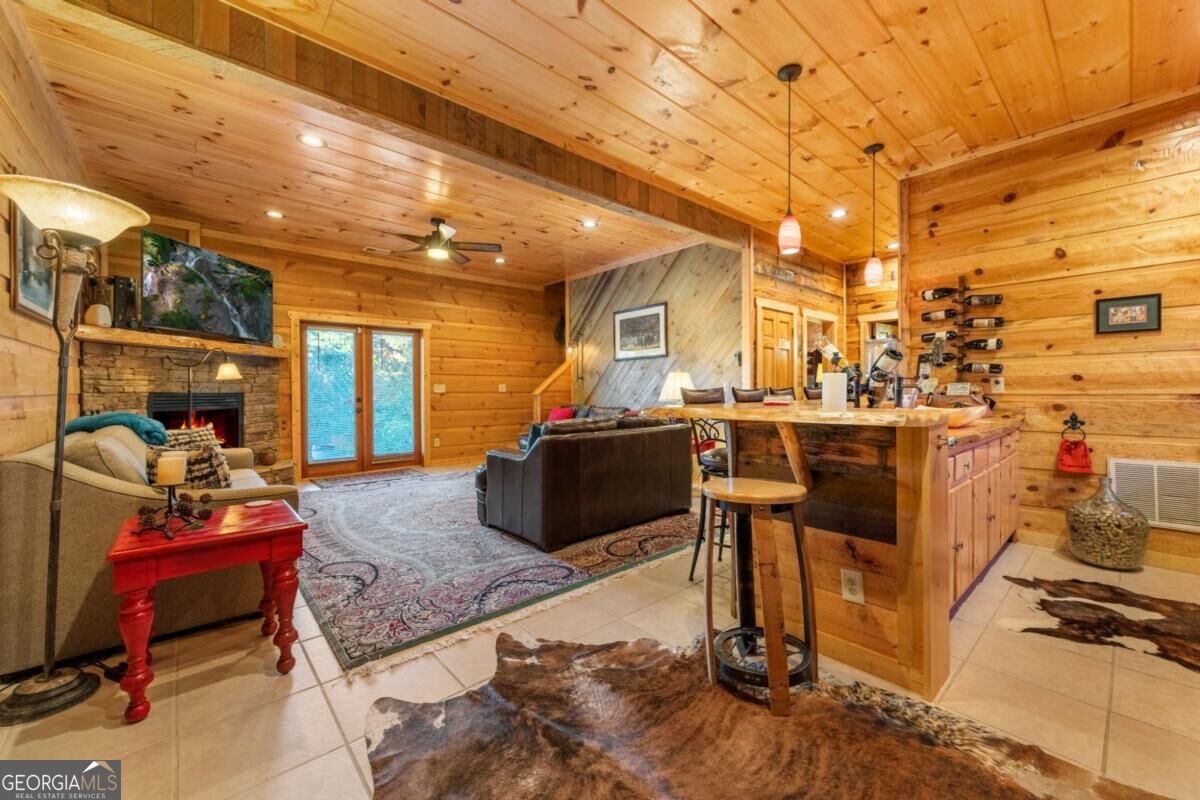 709 Laurel Creek Trail Property Photo 9