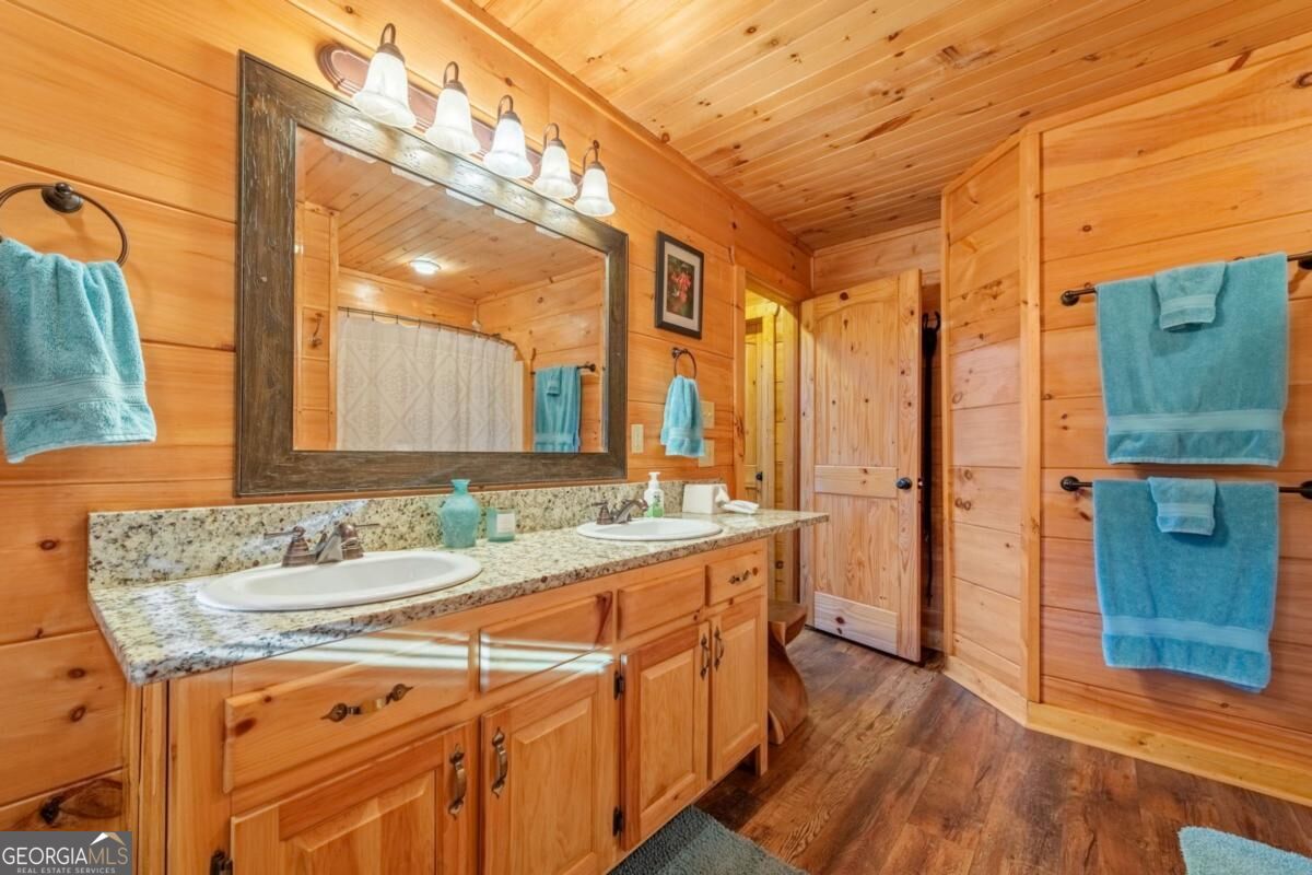 709 Laurel Creek Trail Property Photo 36