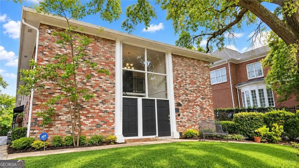 3668 Kingsboro Road NE # 5 Property Photo 1