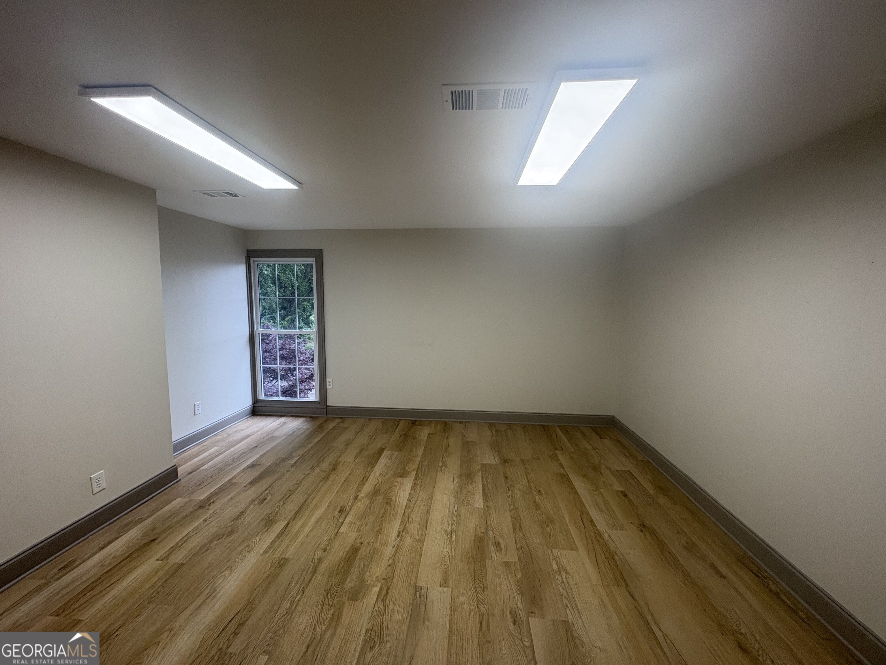 434 Green Street Place Property Photo 4