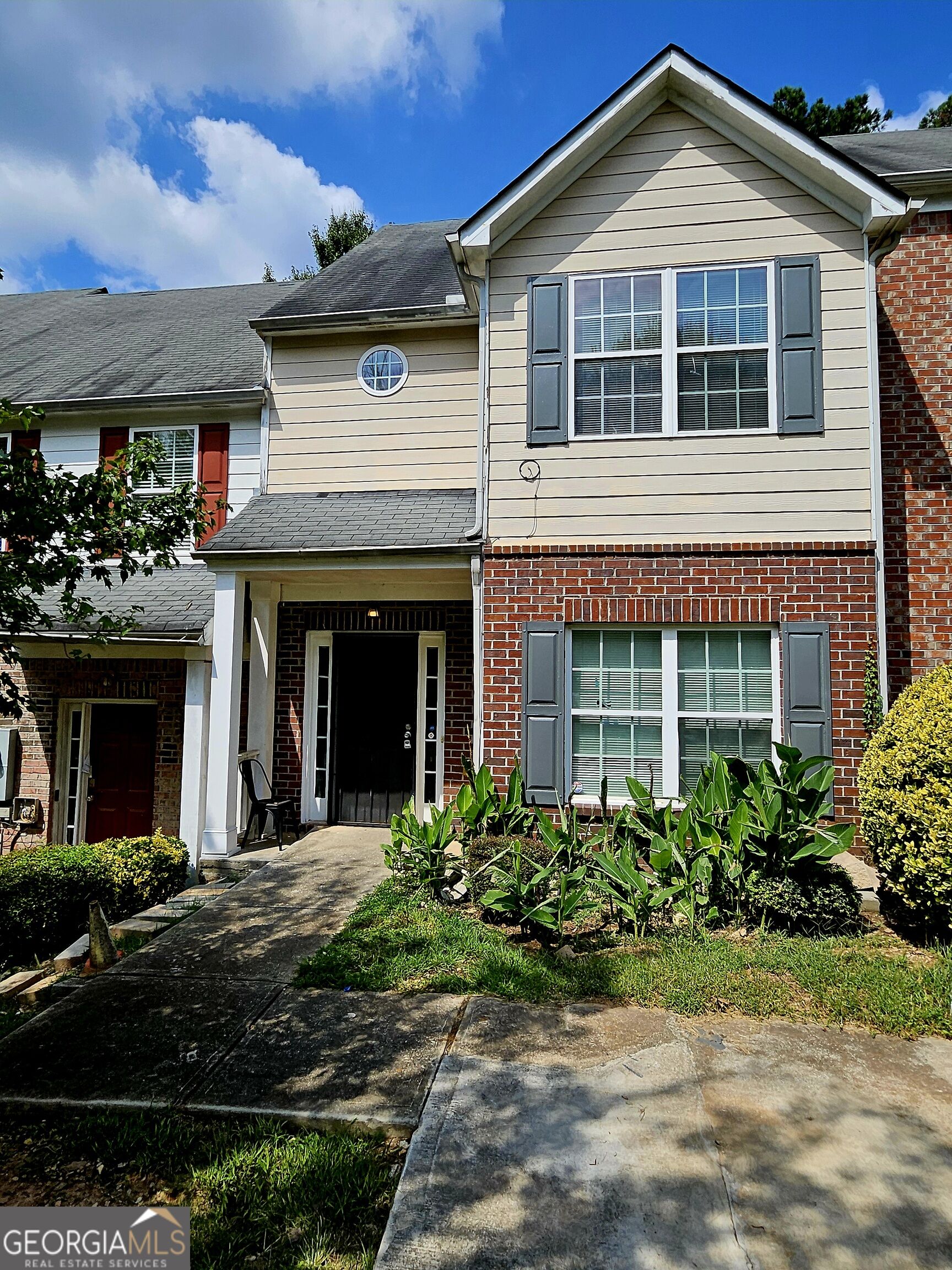 375 Brookview Drive Property Photo 1