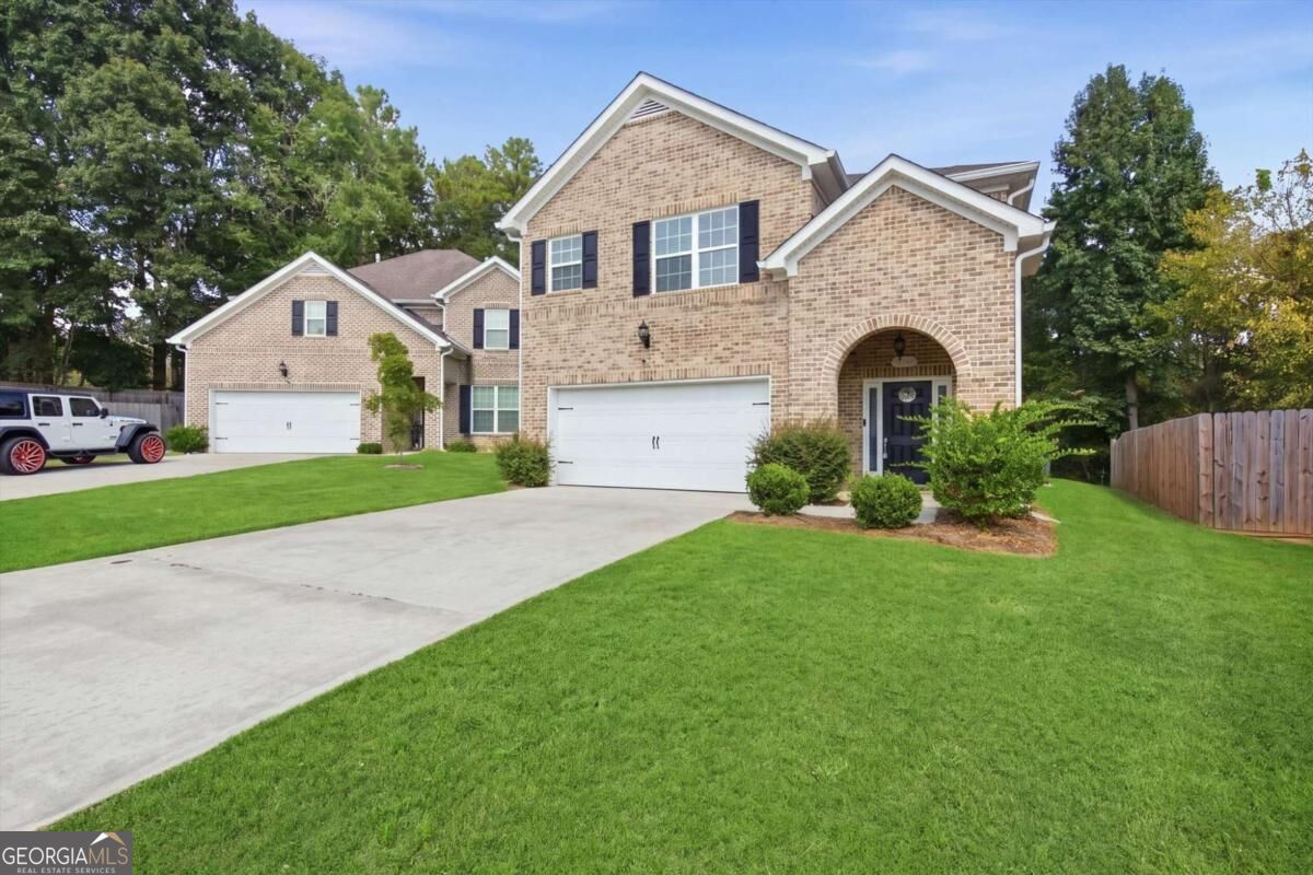 564 Sprayberry Drive Property Photo 3