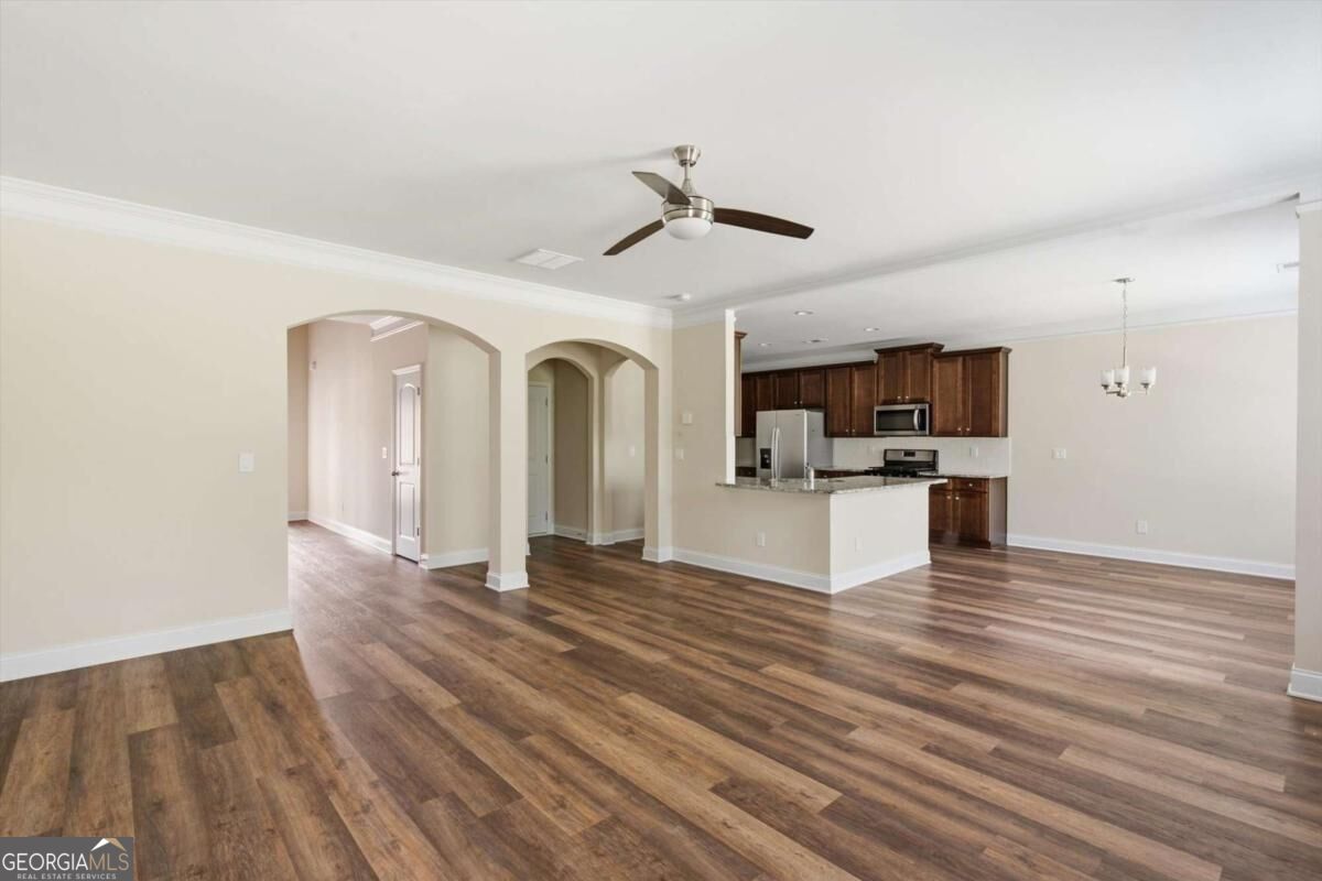 564 Sprayberry Drive Property Photo 6