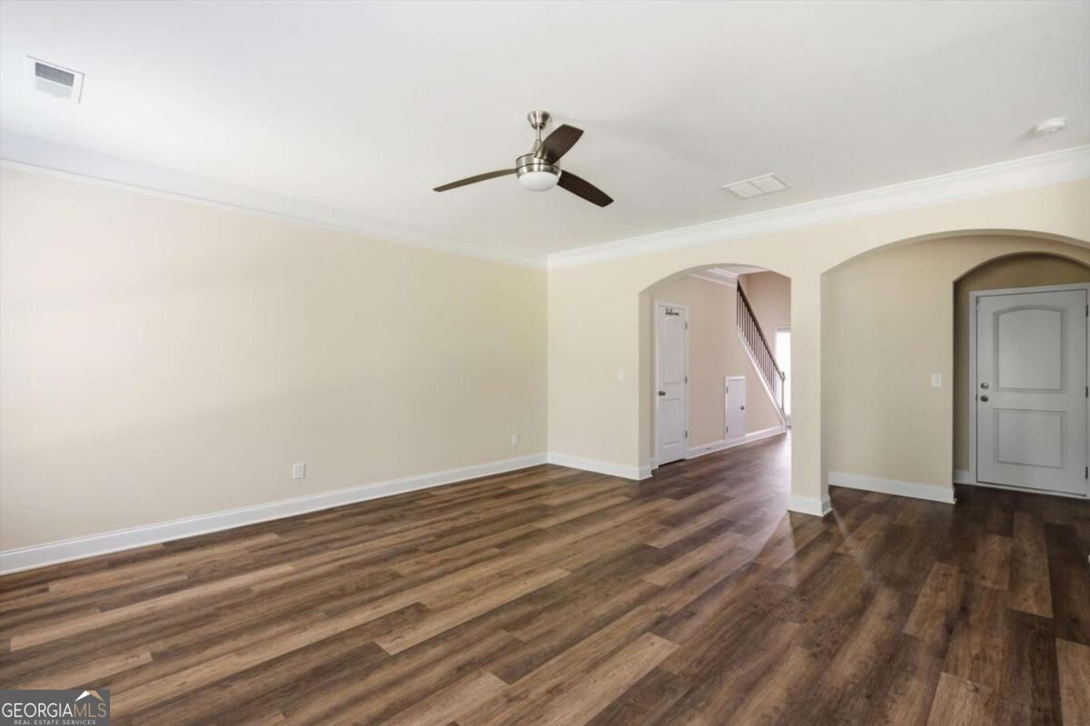 564 Sprayberry Drive Property Photo 8