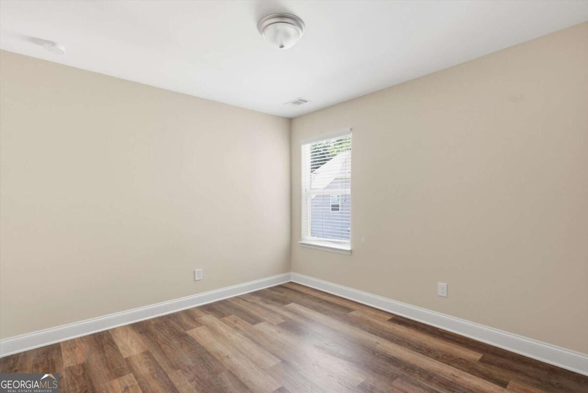 564 Sprayberry Drive Property Photo 28