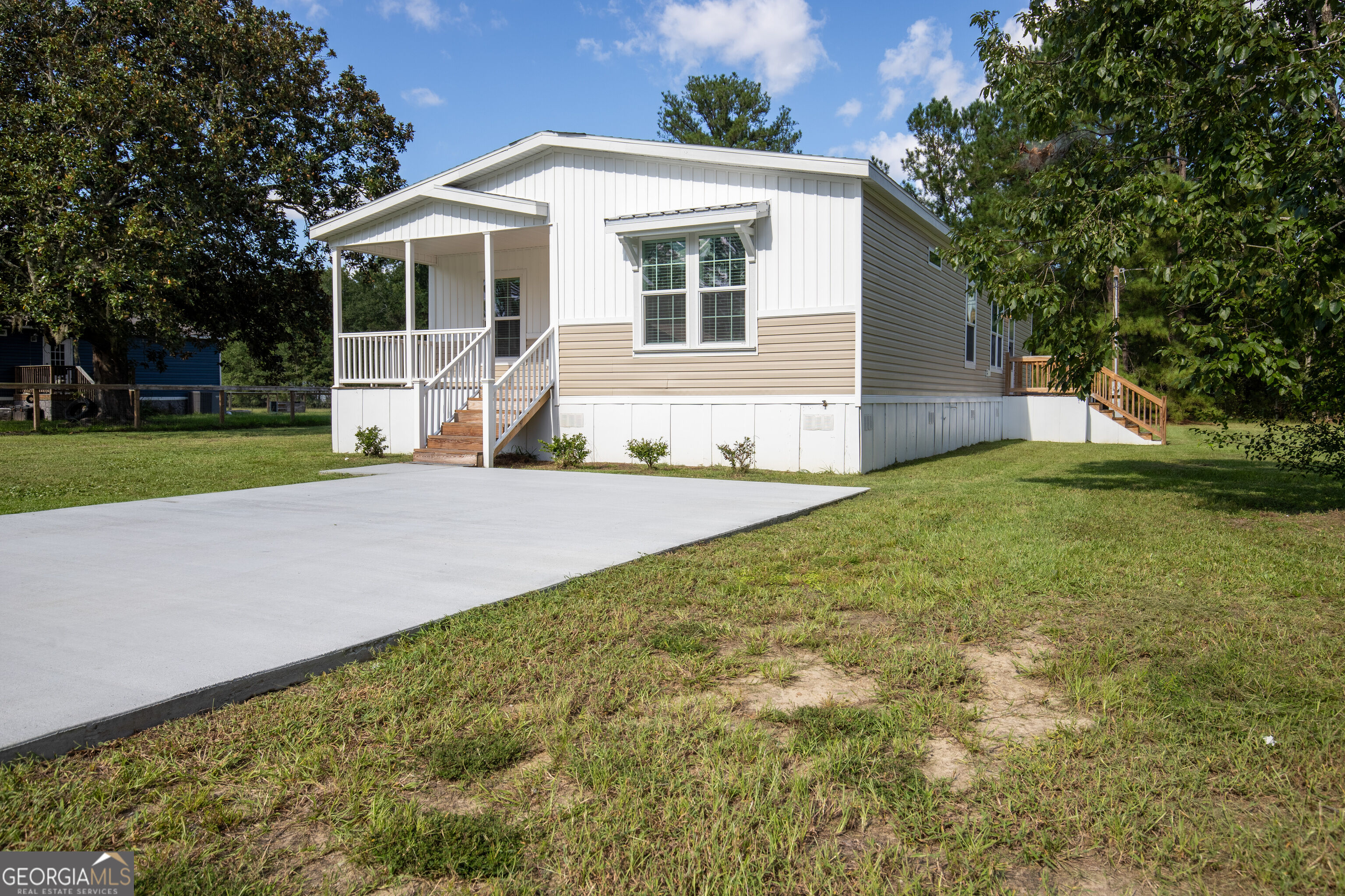 660 N Macon Street Property Photo 2
