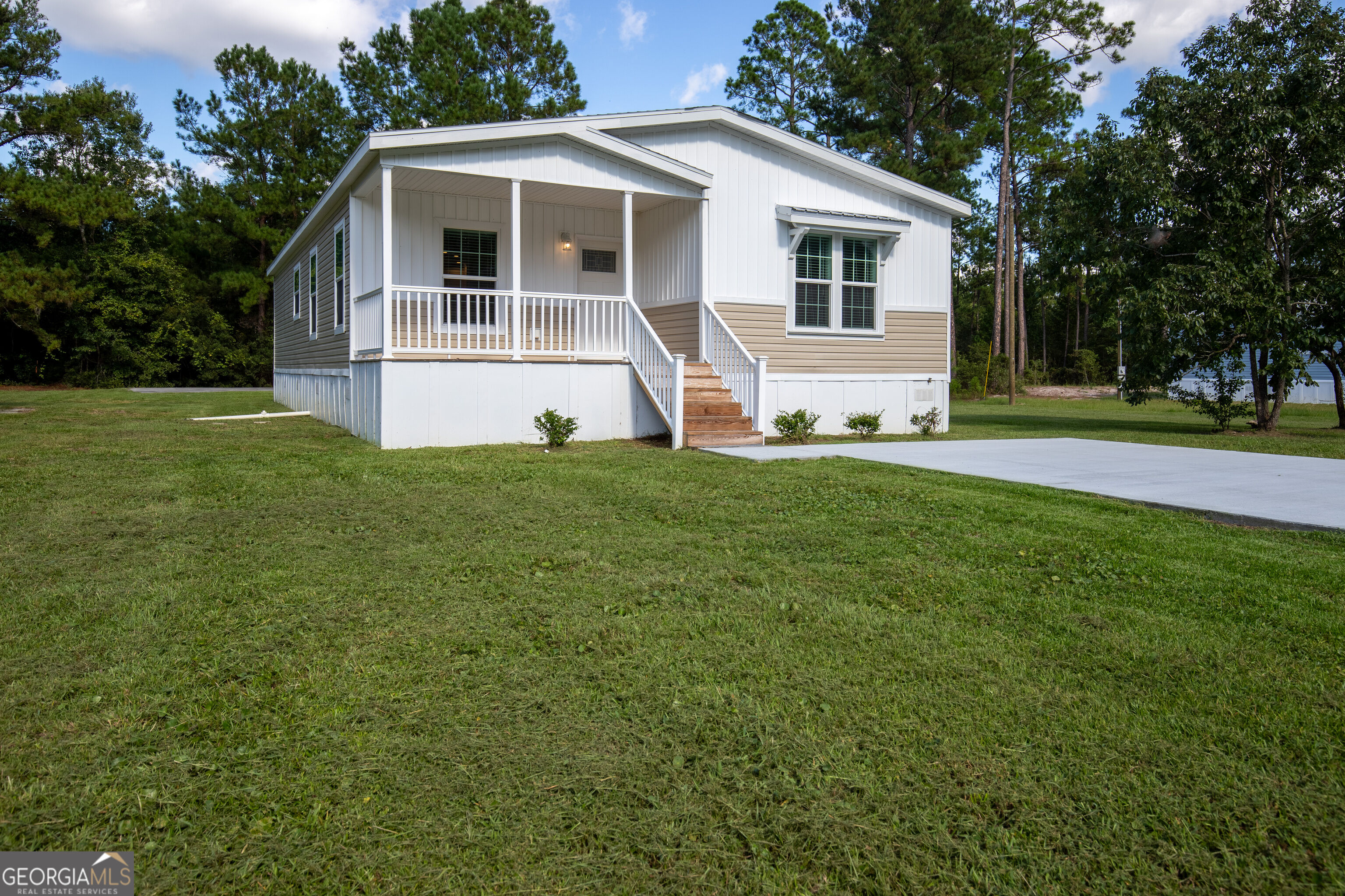 660 N Macon Street Property Photo 3