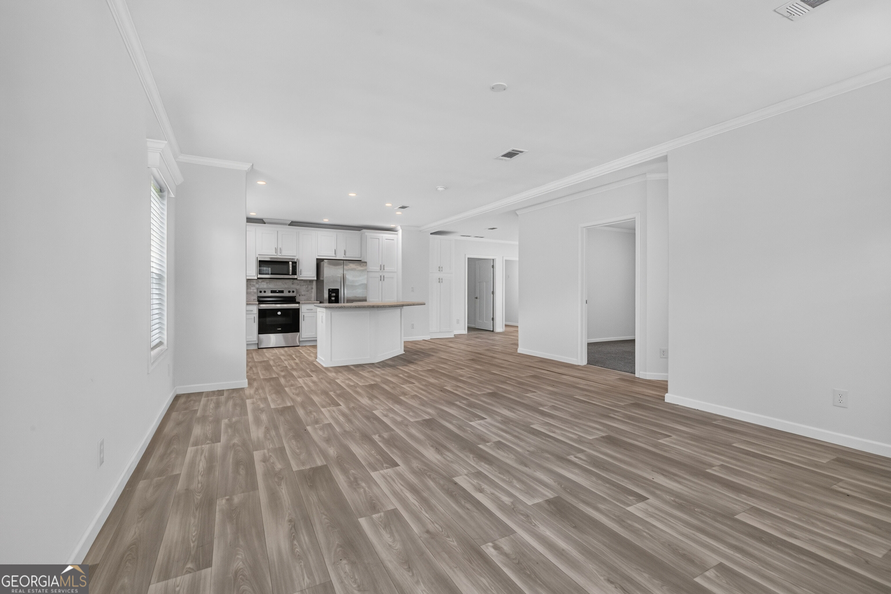 660 N Macon Street Property Photo 6