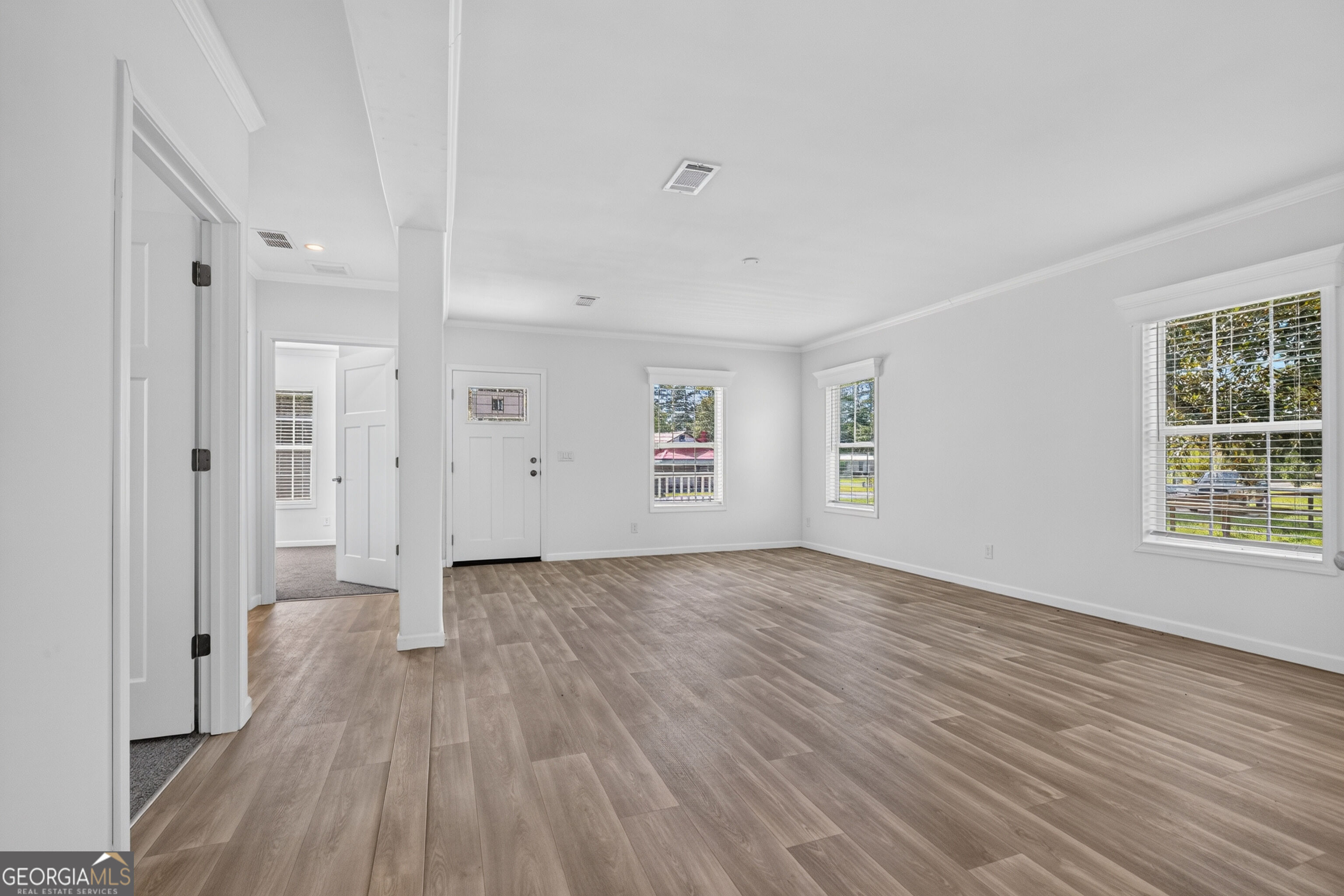 660 N Macon Street Property Photo 8