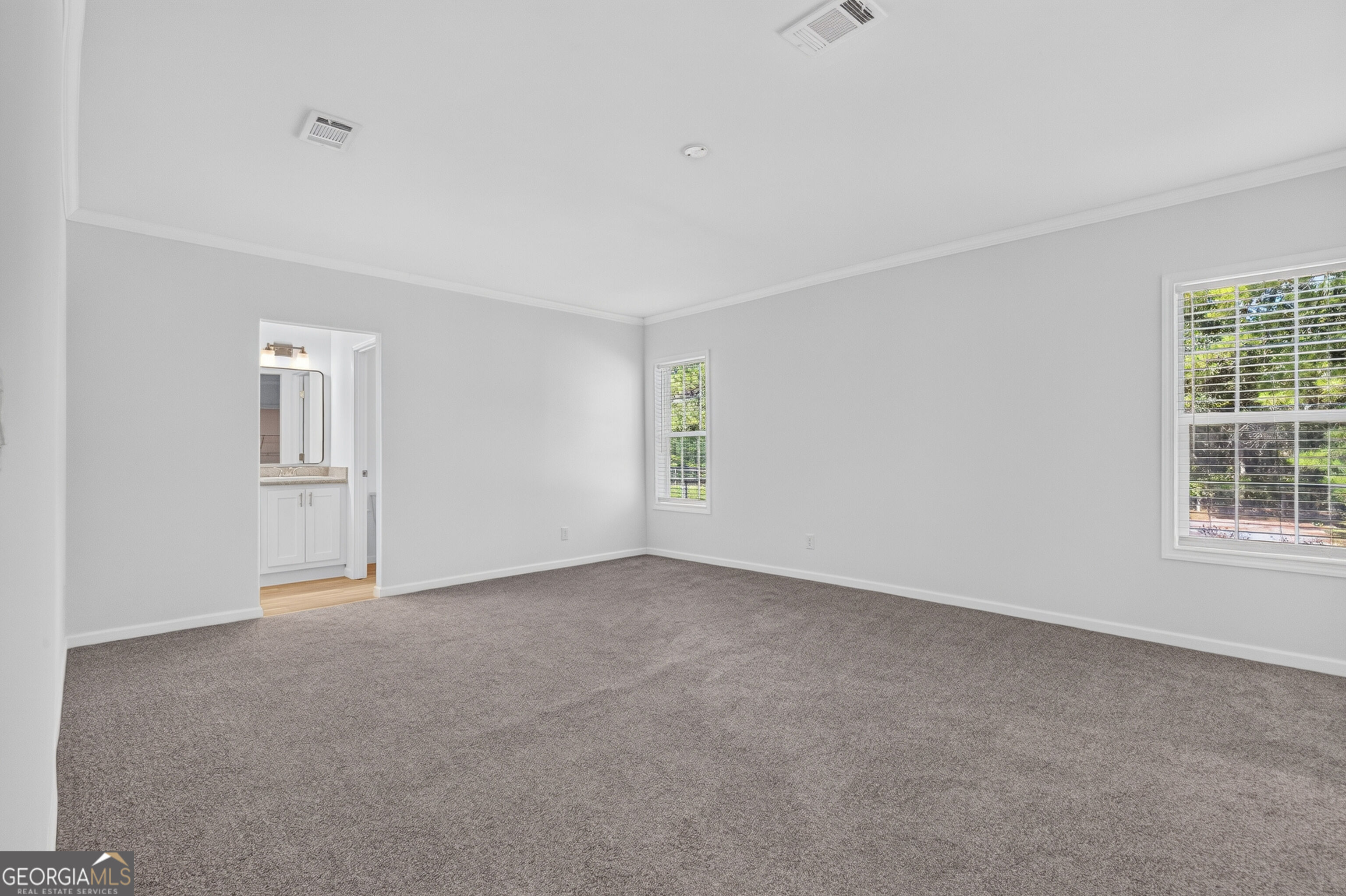 660 N Macon Street Property Photo 15