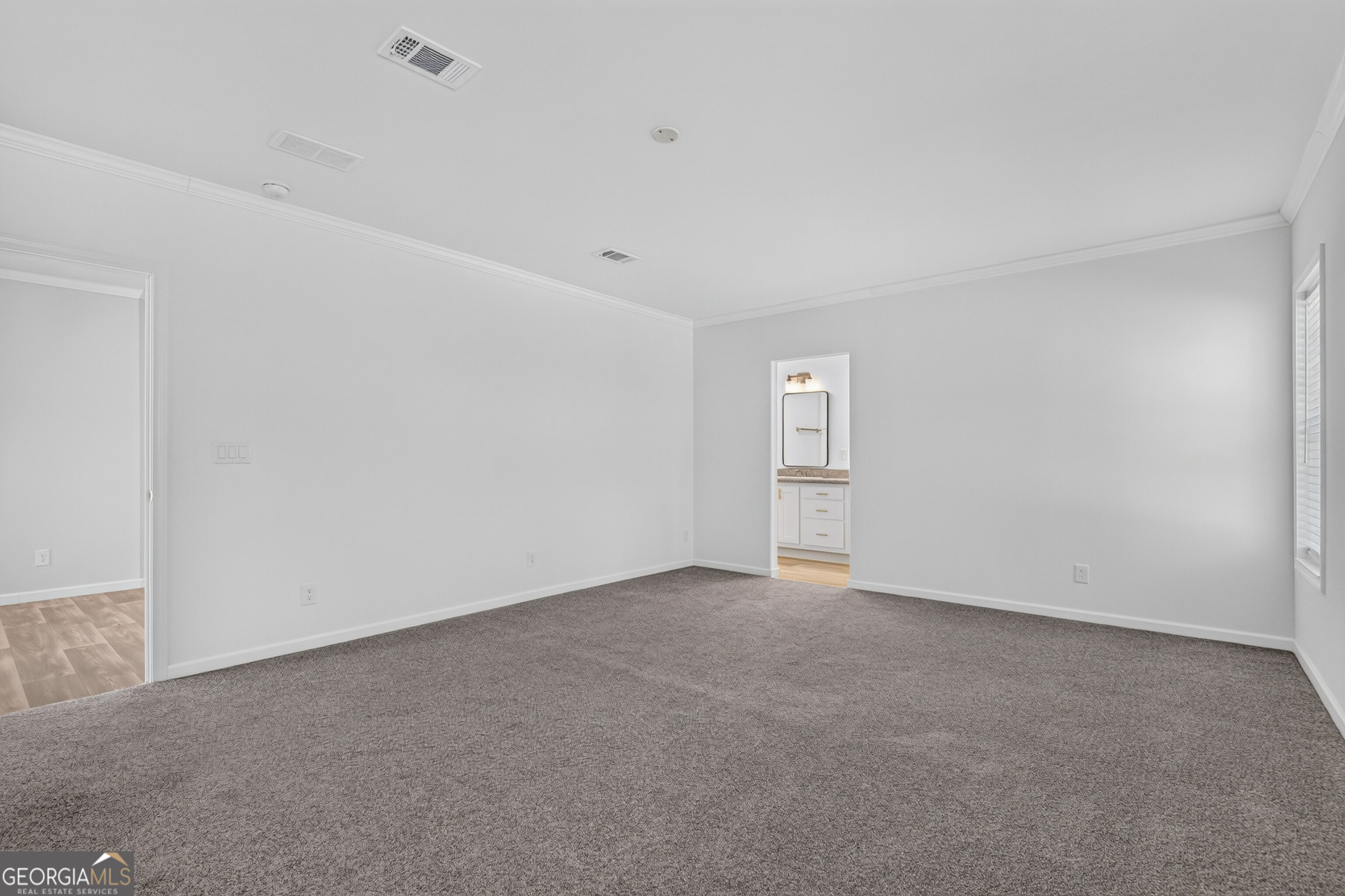 660 N Macon Street Property Photo 17