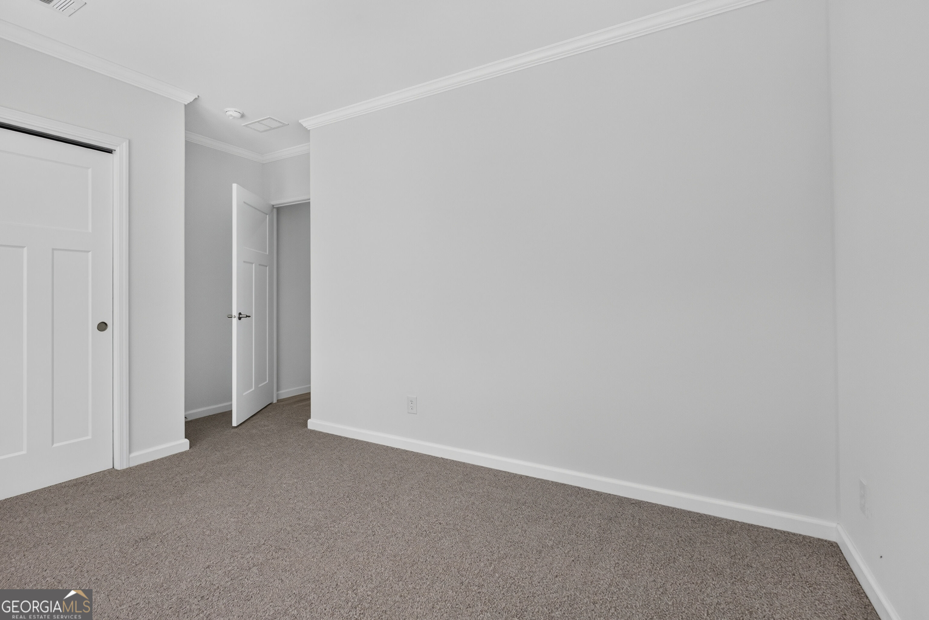 660 N Macon Street Property Photo 24