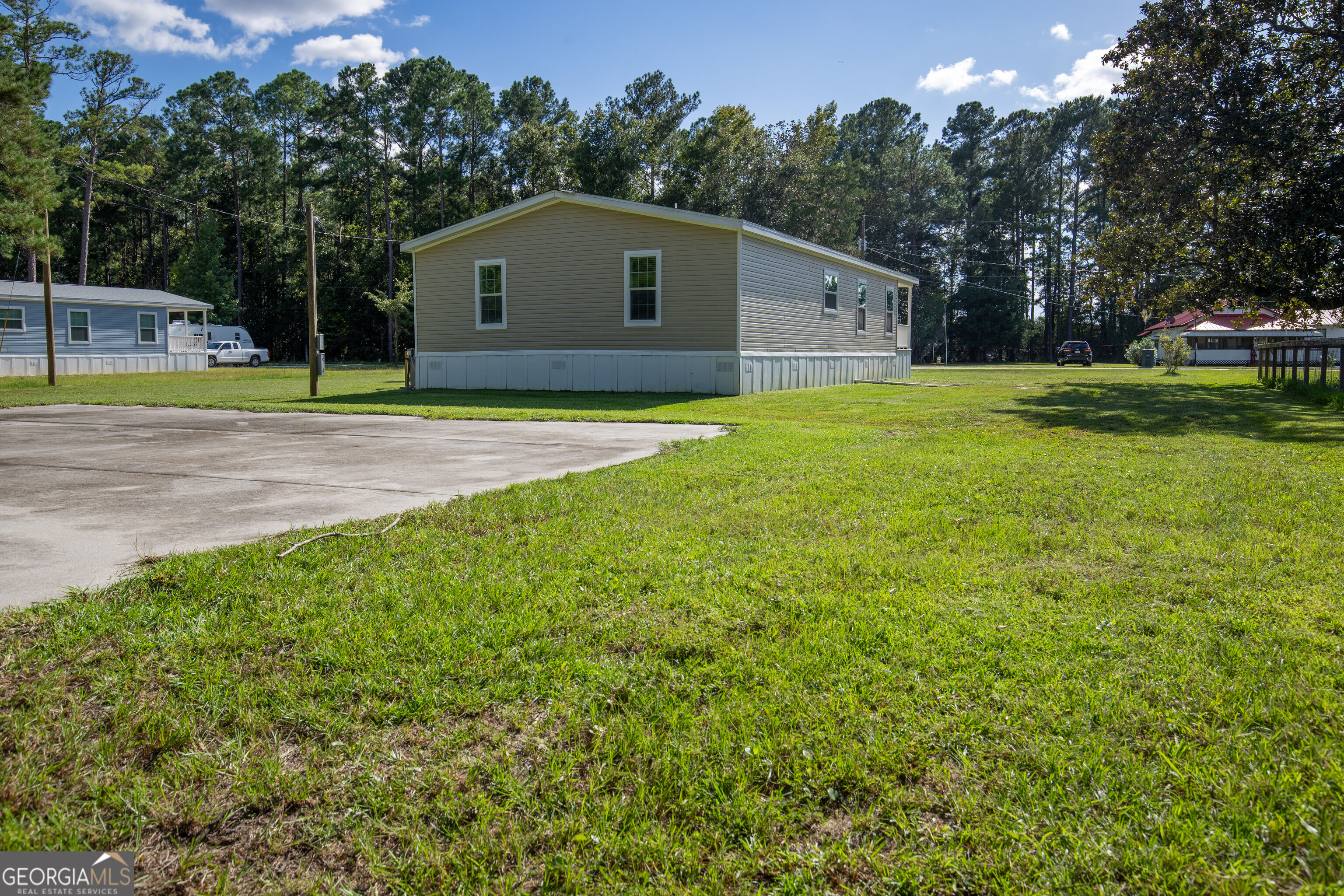 660 N Macon Street Property Photo 28