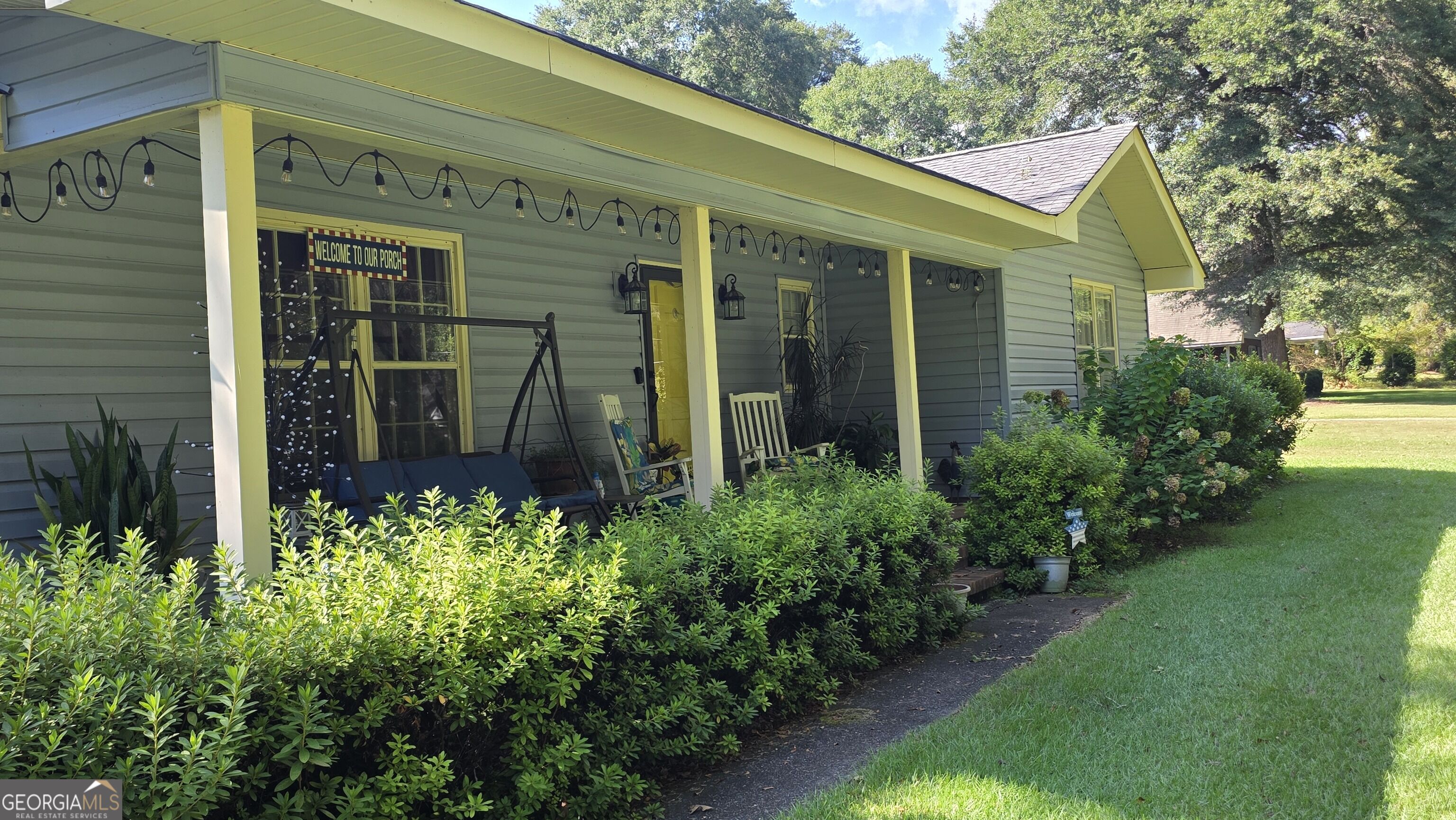 932 W Tanglewood Drive Property Photo 3