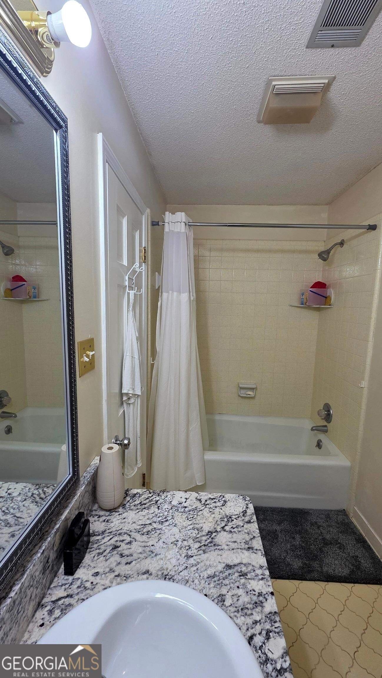 932 W Tanglewood Drive Property Photo 20