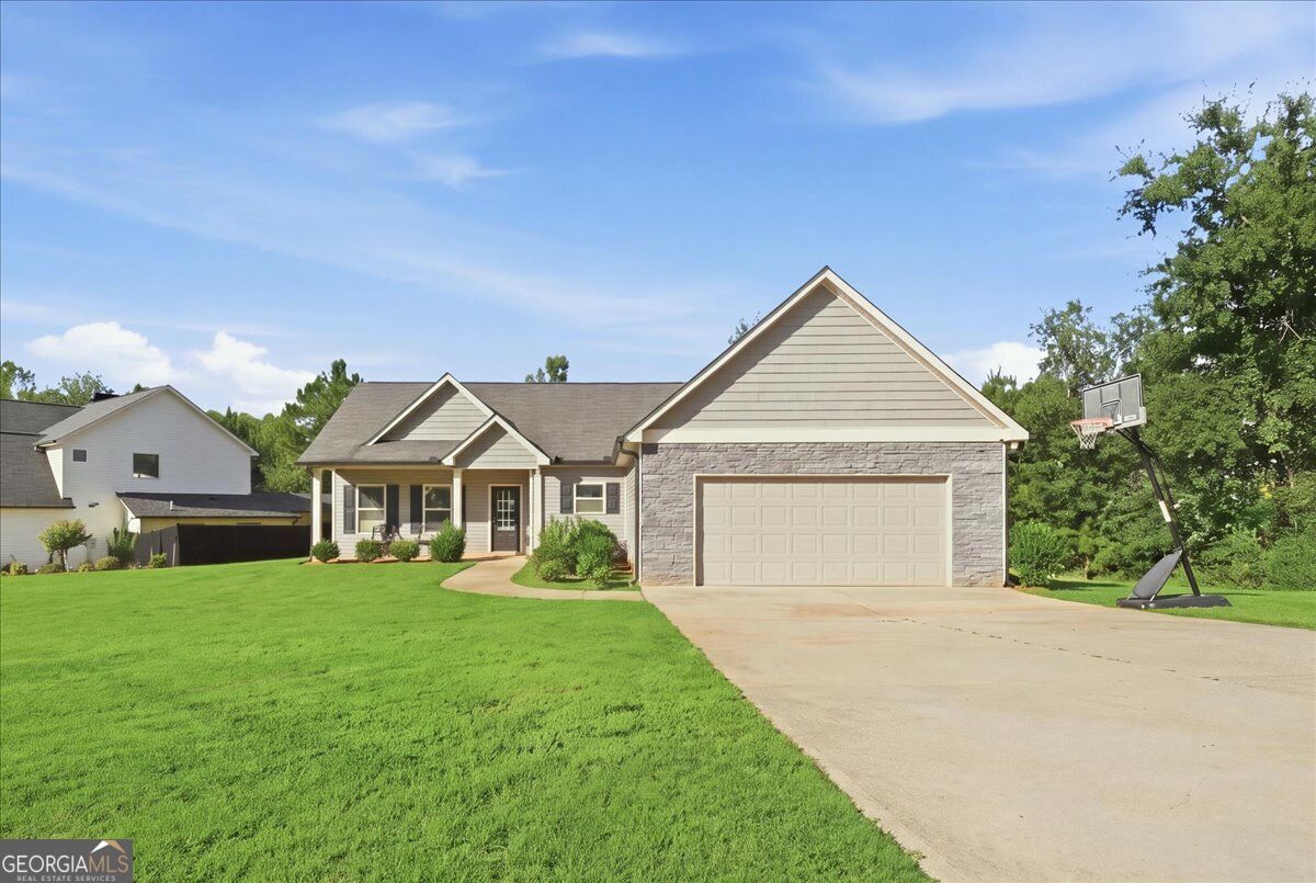 161 White Creek Drive Property Photo 1