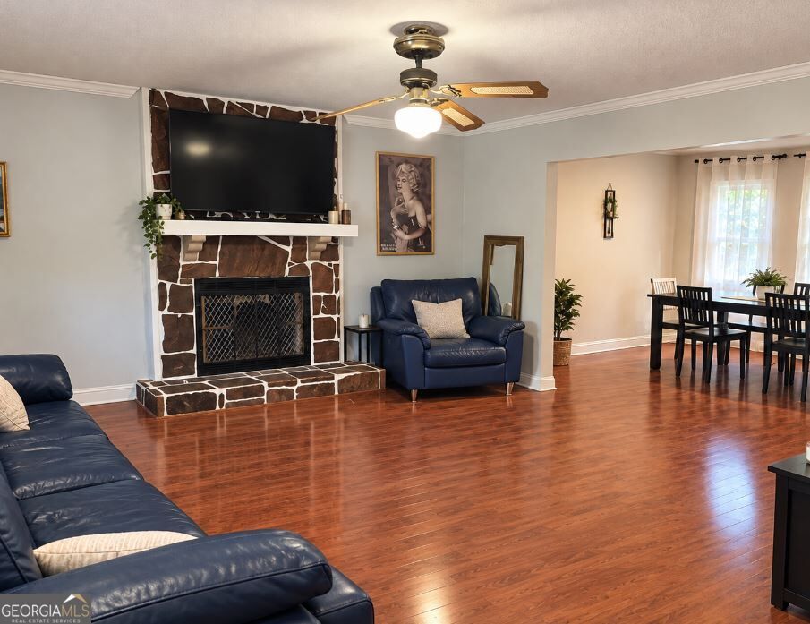 1072 Casanova Court Property Photo 6