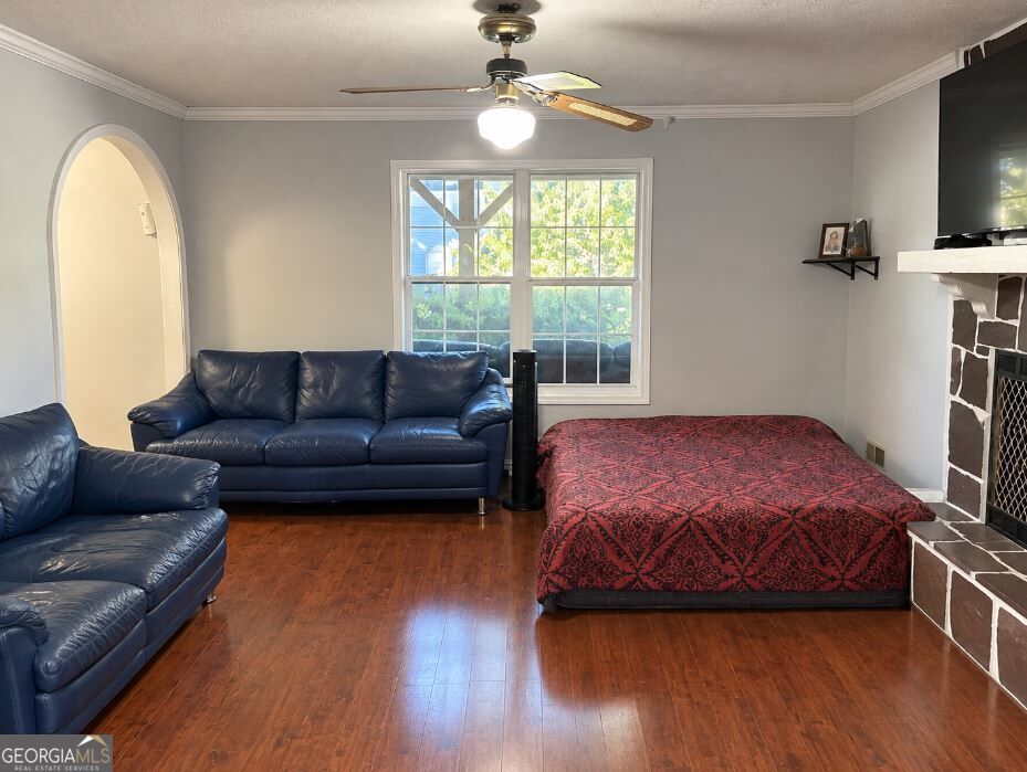 1072 Casanova Court Property Photo 8