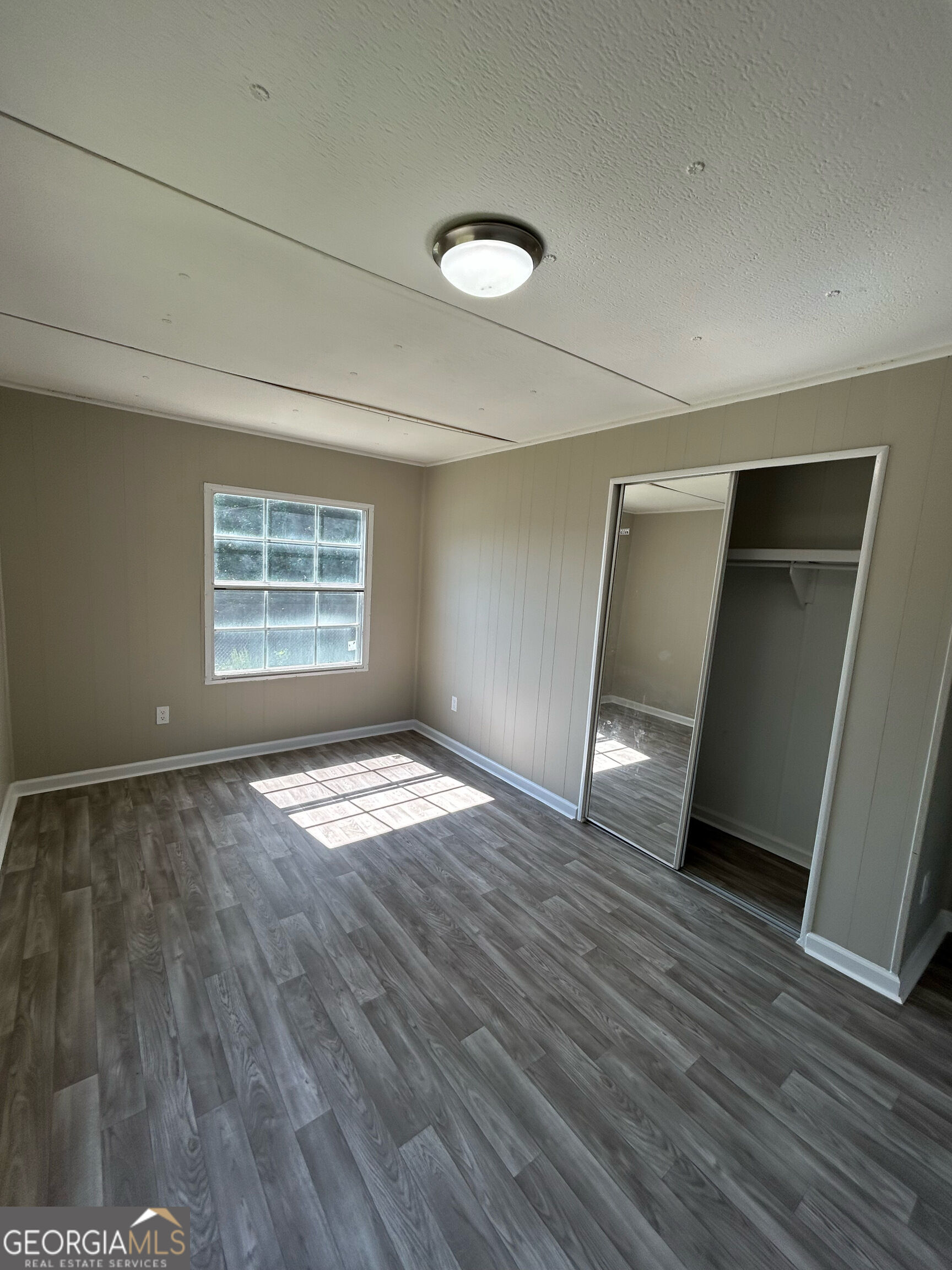 5019 Dicks Hill Parkway Property Photo 7