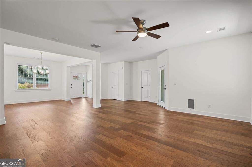 2422 Mills Bend Property Photo 11