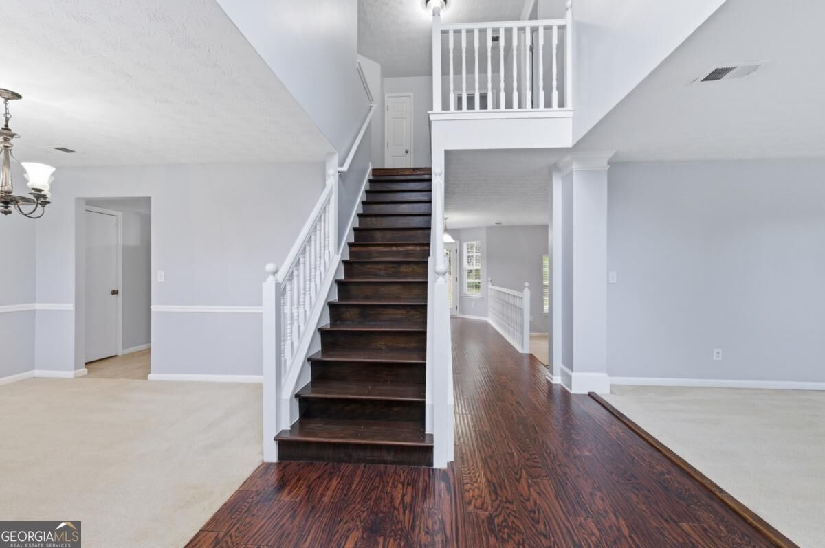 9360 Carnes Crossing Circle Property Photo 3