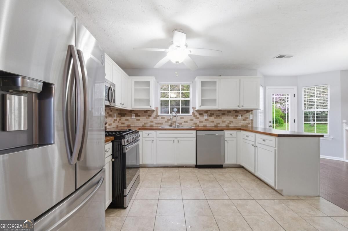 9360 Carnes Crossing Circle Property Photo 9