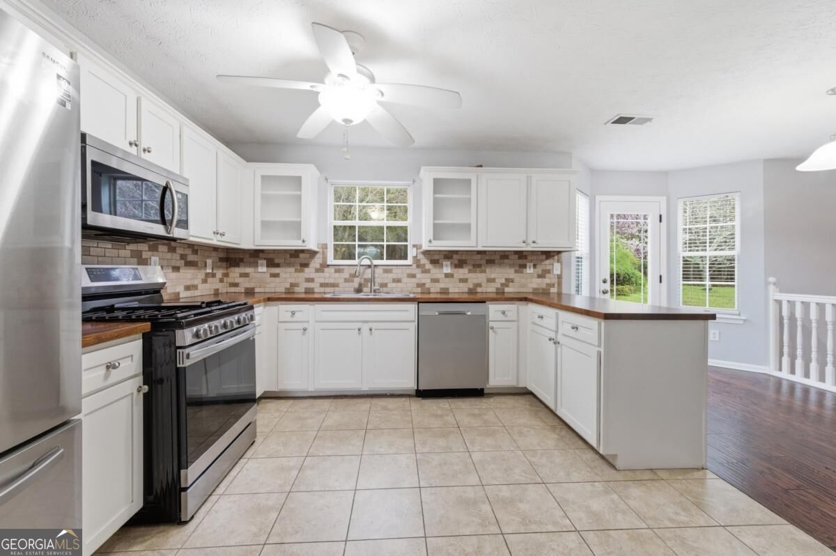 9360 Carnes Crossing Circle Property Photo 11