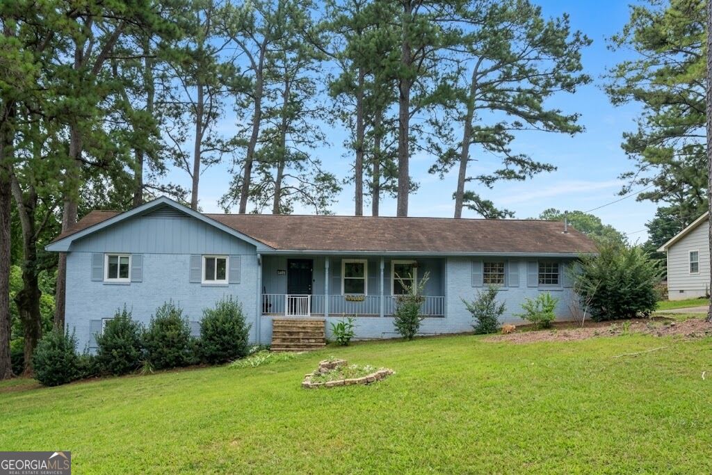 2588 Kings Way Property Photo 1