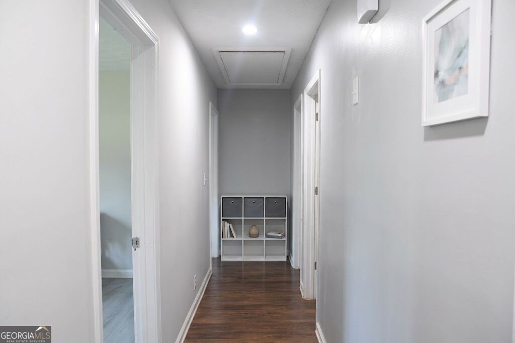2588 Kings Way Property Photo 8