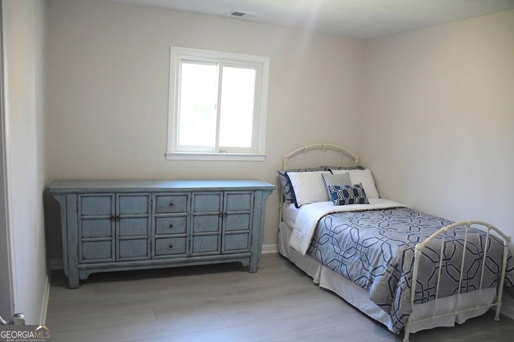 2588 Kings Way Property Photo 9